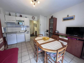 Chalet mitoyen cosy avec terrasse et parking à Cauterets - FR-1-812-43